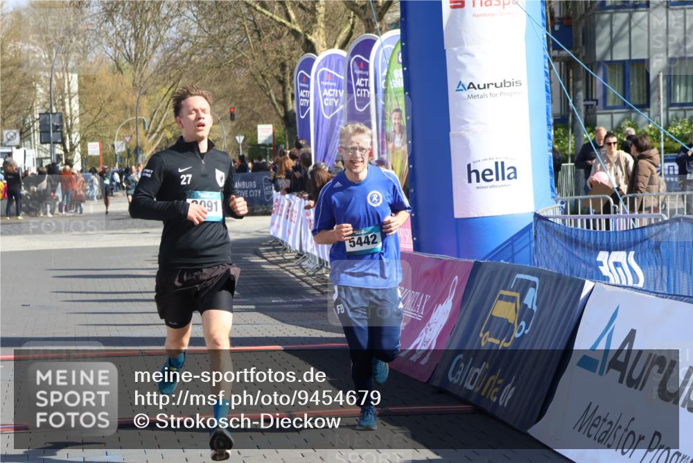 12.04.2026 - 45. Internationalen Wilhelmsburger Insellauf Strokosch-Dieckow http://msf.ph/oto/9454679 12.04.2026 10:43:00 Ziel 3091, 5442 meine-sportfotos.de