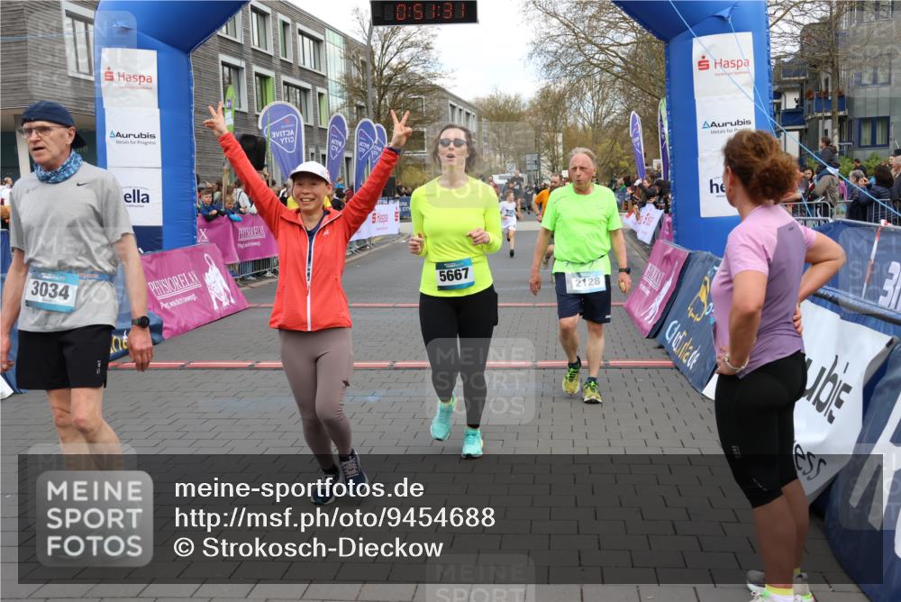 12.04.2026 - 45. Internationalen Wilhelmsburger Insellauf Strokosch-Dieckow http://msf.ph/oto/9454688 12.04.2026 13:04:31 Ziel 5469, 2128, 5667, 2089, 3870, 5193, 2307 meine-sportfotos.de