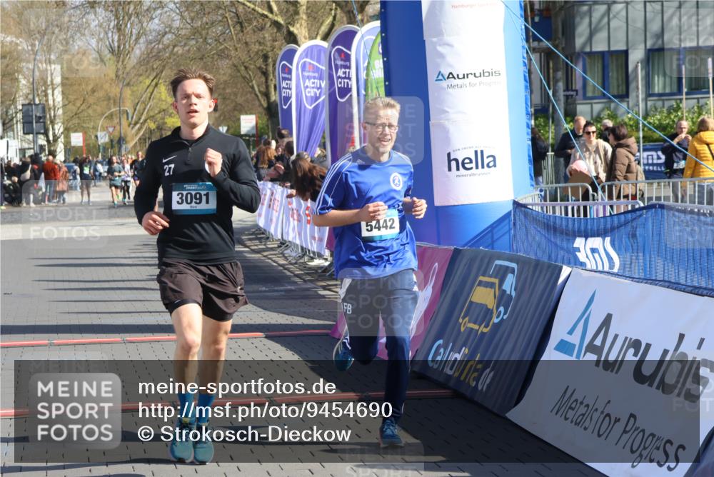 12.04.2026 - 45. Internationalen Wilhelmsburger Insellauf Strokosch-Dieckow http://msf.ph/oto/9454690 12.04.2026 10:43:00 Ziel 3091, 5442 meine-sportfotos.de