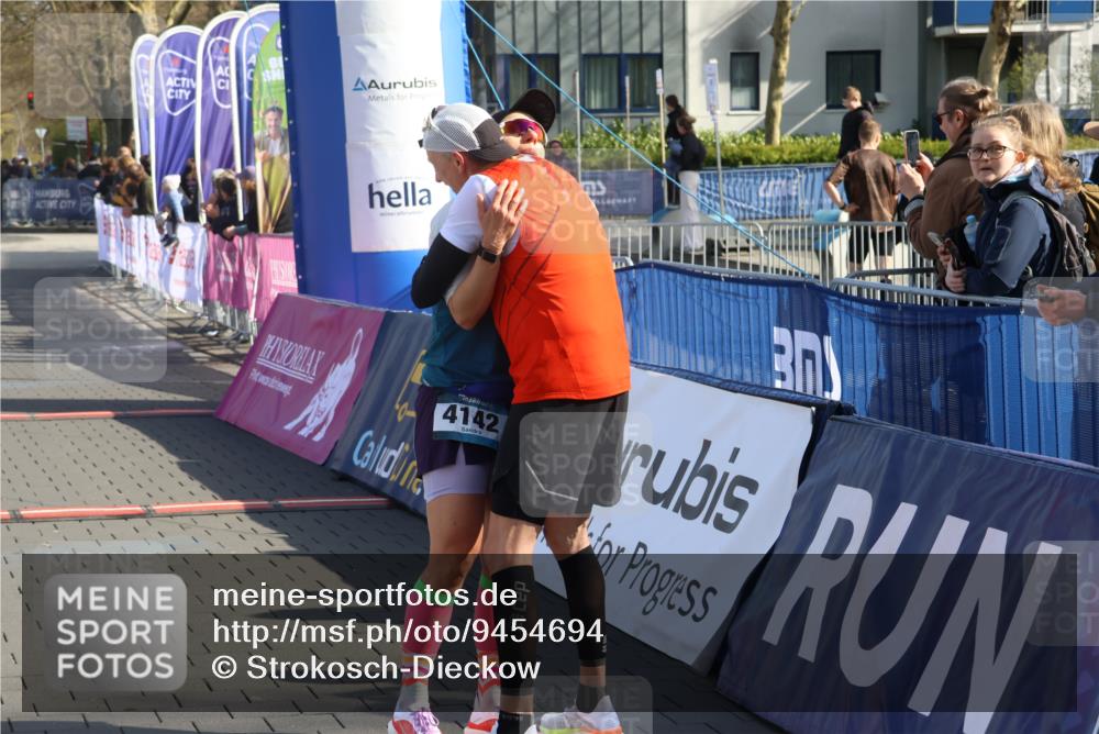12.04.2026 - 45. Internationalen Wilhelmsburger Insellauf Strokosch-Dieckow http://msf.ph/oto/9454694 12.04.2026 10:30:15 Ziel 4511, 5459 meine-sportfotos.de