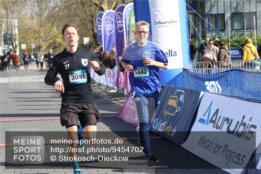 12.04.2026 - 45. Internationalen Wilhelmsburger Insellauf Strokosch-Dieckow http://msf.ph/oto/9454702 12.04.2026 10:43:01 Ziel 3091, 5442 meine-sportfotos.de