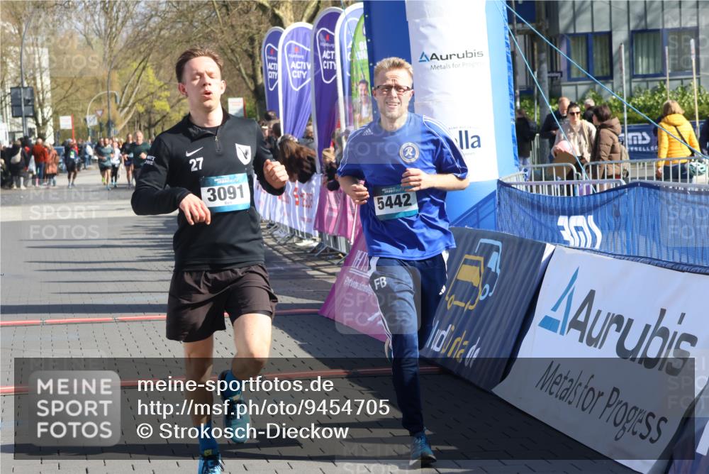12.04.2026 - 45. Internationalen Wilhelmsburger Insellauf Strokosch-Dieckow http://msf.ph/oto/9454705 12.04.2026 10:43:01 Ziel 3091, 5442 meine-sportfotos.de