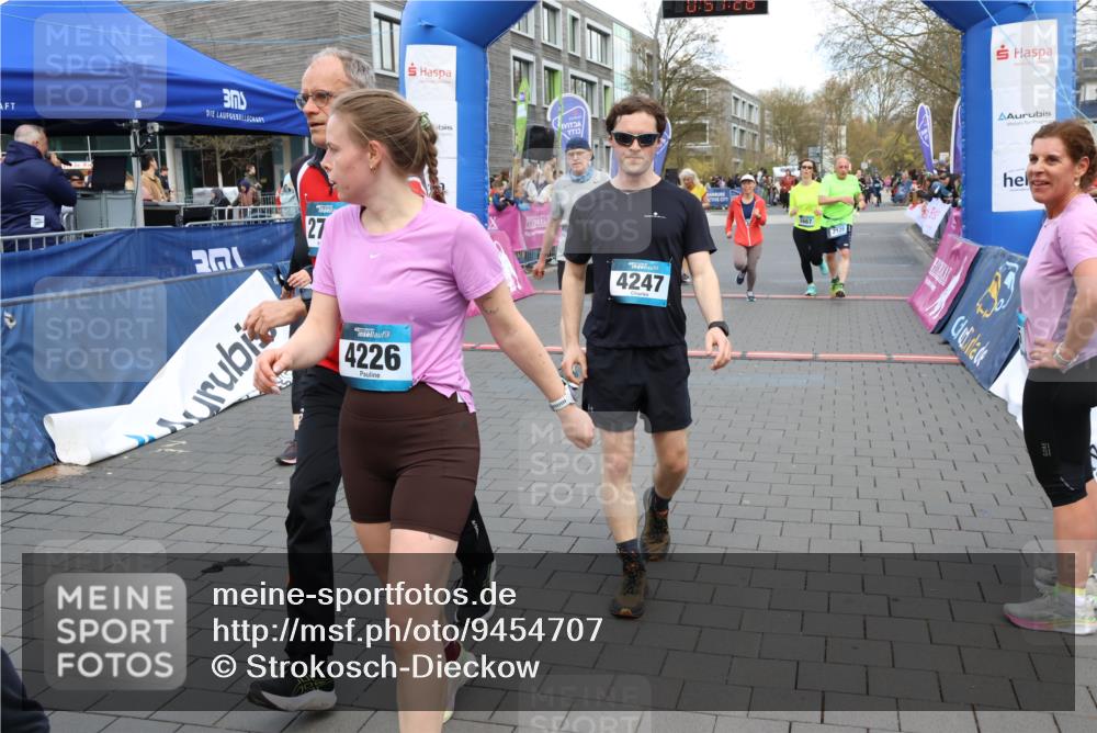 12.04.2026 - 45. Internationalen Wilhelmsburger Insellauf Strokosch-Dieckow http://msf.ph/oto/9454707 12.04.2026 13:04:28 Ziel 4226, 5250, 4247, 2715, 4260, 3034, 5469, 2128, 5667, 2089, 3870 meine-sportfotos.de