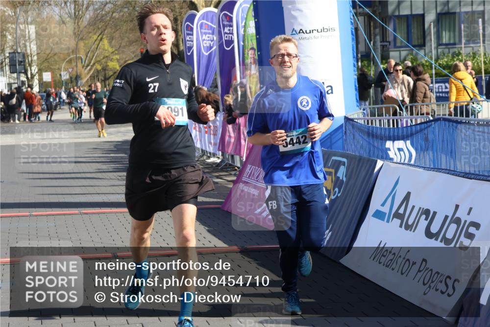 12.04.2026 - 45. Internationalen Wilhelmsburger Insellauf Strokosch-Dieckow http://msf.ph/oto/9454710 12.04.2026 10:43:01 Ziel 3091, 5442 meine-sportfotos.de