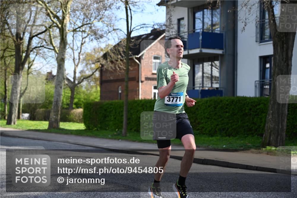 12.04.2026 - 45. Internationalen Wilhelmsburger Insellauf J. Mangold http://msf.ph/oto/9454805 12.04.2026 10:22:03 Ziel 3930, 3317, 3771, 2010, 3053, 4694, 3053, 4694, 5507, 5561, 5561, 3963, 5271 meine-sportfotos.de