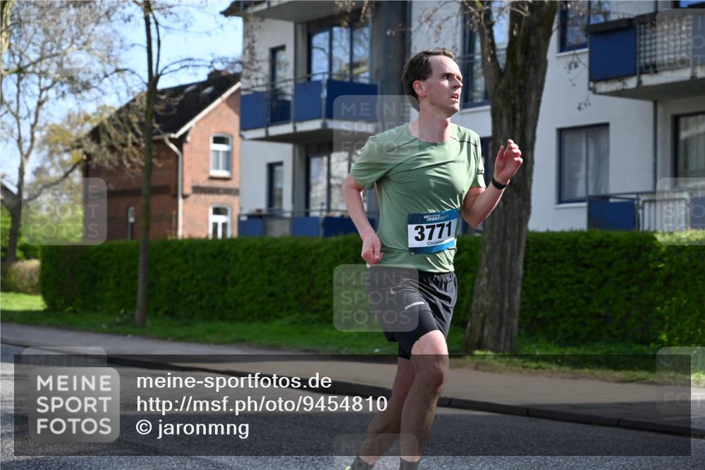 12.04.2026 - 45. Internationalen Wilhelmsburger Insellauf J. Mangold http://msf.ph/oto/9454810 12.04.2026 10:22:03 Ziel 3930, 3317, 3771, 2010, 3053, 4694, 3053, 4694, 5507, 5561, 5561, 3963, 5271 meine-sportfotos.de