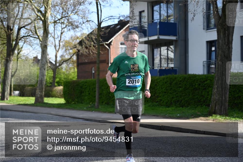 12.04.2026 - 45. Internationalen Wilhelmsburger Insellauf J. Mangold http://msf.ph/oto/9454831 12.04.2026 10:22:07 Ziel 3771, 2010, 3053, 4694, 5507, 5561, 3963, 5271 meine-sportfotos.de