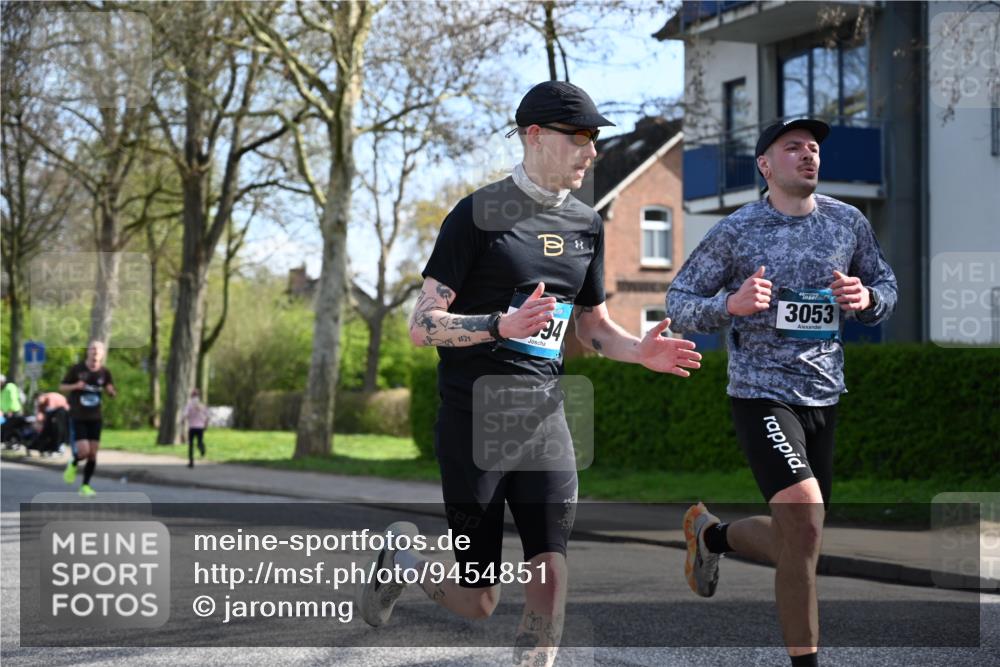 12.04.2026 - 45. Internationalen Wilhelmsburger Insellauf J. Mangold http://msf.ph/oto/9454851 12.04.2026 10:22:21 Ziel 3053, 4694, 5507, 5561, 3963, 5271, 4384, 4291, 2383 meine-sportfotos.de
