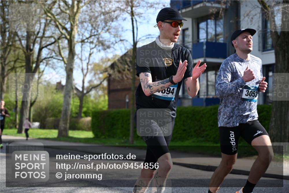 12.04.2026 - 45. Internationalen Wilhelmsburger Insellauf J. Mangold http://msf.ph/oto/9454856 12.04.2026 10:22:21 Ziel 3053, 4694, 5507, 5561, 3963, 5271, 4384, 4291, 2383 meine-sportfotos.de