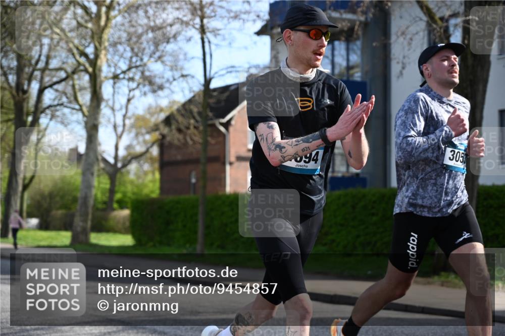 12.04.2026 - 45. Internationalen Wilhelmsburger Insellauf J. Mangold http://msf.ph/oto/9454857 12.04.2026 10:22:21 Ziel 3053, 4694, 5507, 5561, 3963, 5271, 4384, 4291, 2383 meine-sportfotos.de