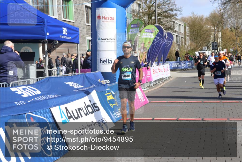 12.04.2026 - 45. Internationalen Wilhelmsburger Insellauf Strokosch-Dieckow http://msf.ph/oto/9454895 12.04.2026 10:43:26 Ziel 5840, 2406, 4377, 3086 meine-sportfotos.de