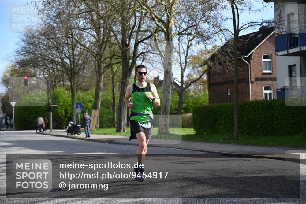 12.04.2026 - 45. Internationalen Wilhelmsburger Insellauf J. Mangold http://msf.ph/oto/9454917 12.04.2026 10:22:39 Ziel 5561, 3963, 5271, 4384, 4291, 2383, 3776 meine-sportfotos.de