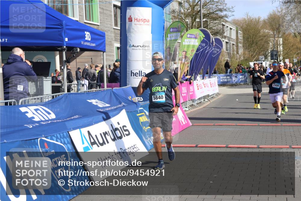12.04.2026 - 45. Internationalen Wilhelmsburger Insellauf Strokosch-Dieckow http://msf.ph/oto/9454921 12.04.2026 10:43:26 Ziel 5840, 2406, 4377, 3086 meine-sportfotos.de