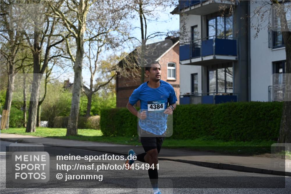 12.04.2026 - 45. Internationalen Wilhelmsburger Insellauf J. Mangold http://msf.ph/oto/9454941 12.04.2026 10:22:56 Ziel 4384, 4291, 2383, 3776, 5812, 4953, 5237, 4381 meine-sportfotos.de