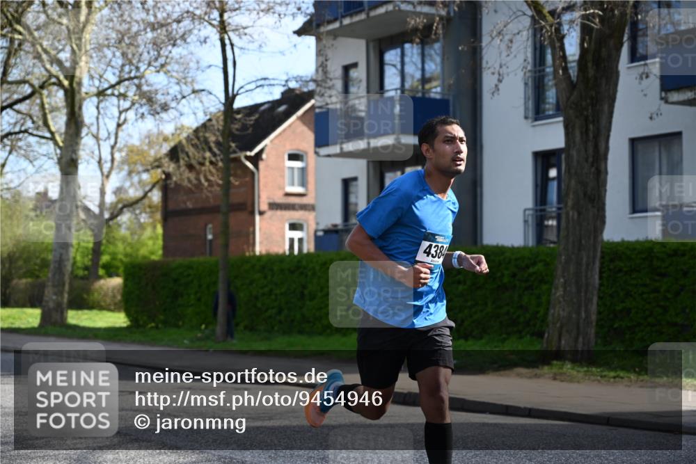 12.04.2026 - 45. Internationalen Wilhelmsburger Insellauf J. Mangold http://msf.ph/oto/9454946 12.04.2026 10:22:57 Ziel 4384, 4291, 2383, 3776, 5812, 4953, 5237, 4381, 4566 meine-sportfotos.de