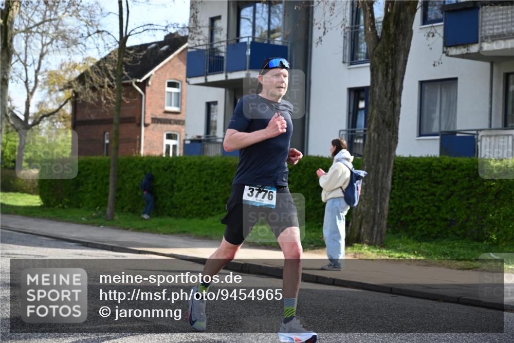 12.04.2026 - 45. Internationalen Wilhelmsburger Insellauf J. Mangold http://msf.ph/oto/9454965 12.04.2026 10:23:17 Ziel 3776, 5812, 4953, 5237, 5237, 4381, 4566, 3561, 4492, 5684, 3476, 2702 meine-sportfotos.de