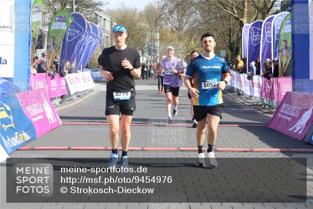 12.04.2026 - 45. Internationalen Wilhelmsburger Insellauf Strokosch-Dieckow http://msf.ph/oto/9454976 12.04.2026 10:30:39 Ziel 3845, 5052, 4275, 4748, 4749, 3081 meine-sportfotos.de