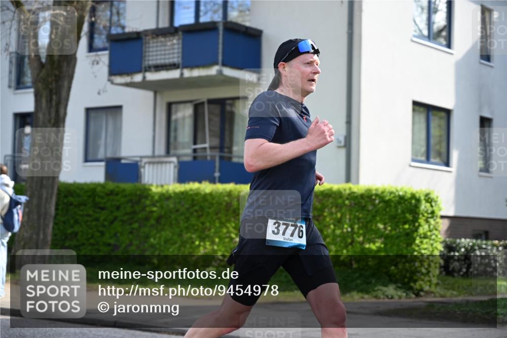 12.04.2026 - 45. Internationalen Wilhelmsburger Insellauf J. Mangold http://msf.ph/oto/9454978 12.04.2026 10:23:18 Ziel 3776, 5812, 4953, 5237, 4381, 4566, 3561, 4492, 5684, 3476, 2702, 3351 meine-sportfotos.de