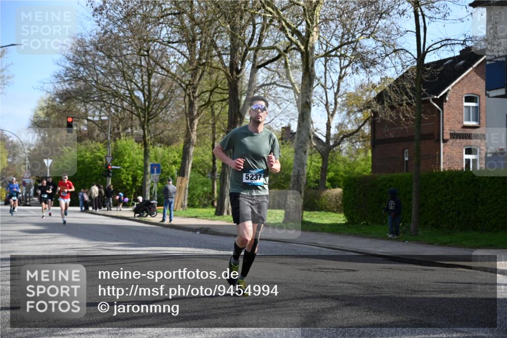 12.04.2026 - 45. Internationalen Wilhelmsburger Insellauf J. Mangold http://msf.ph/oto/9454994 12.04.2026 10:23:30 Ziel 5812, 4953, 5237, 4381, 4566, 3561, 4492, 5684, 3476, 2702, 3351, 3351 meine-sportfotos.de
