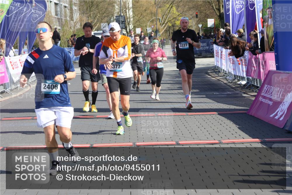 12.04.2026 - 45. Internationalen Wilhelmsburger Insellauf Strokosch-Dieckow http://msf.ph/oto/9455011 12.04.2026 10:43:29 Ziel 5840, 2406, 4377, 3086, 3227, 4974, 5705, 2189, 5697 meine-sportfotos.de