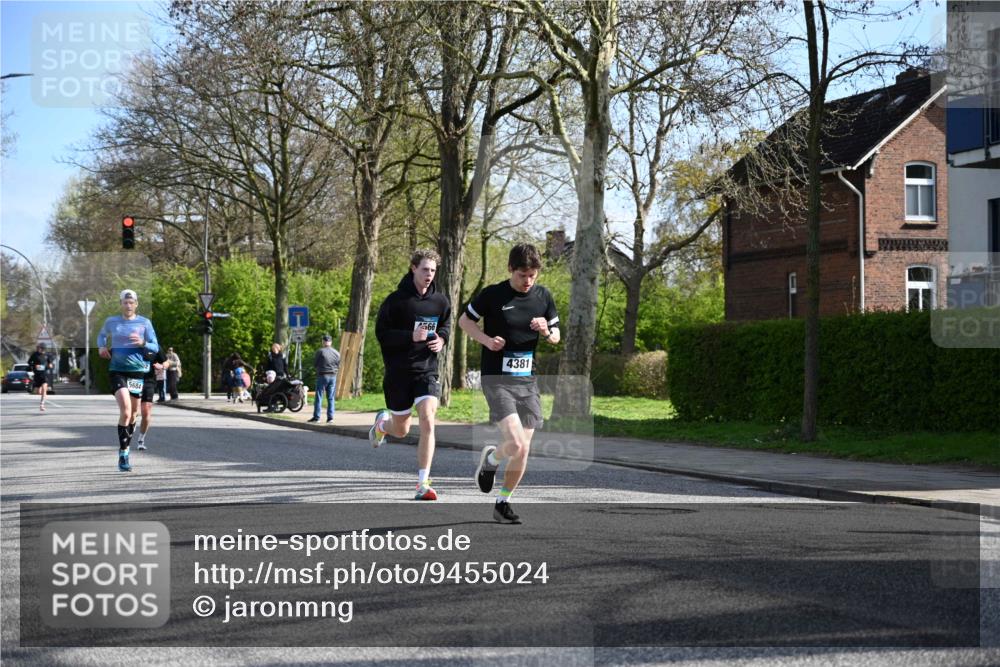 12.04.2026 - 45. Internationalen Wilhelmsburger Insellauf J. Mangold http://msf.ph/oto/9455024 12.04.2026 10:23:38 Ziel 4953, 5237, 4381, 4566, 3561, 4492, 5684, 3476, 2702, 3476, 2702, 3351, 3813 meine-sportfotos.de