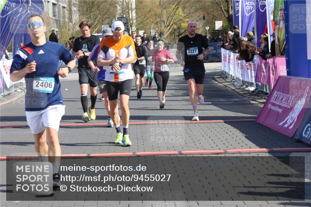 12.04.2026 - 45. Internationalen Wilhelmsburger Insellauf Strokosch-Dieckow http://msf.ph/oto/9455027 12.04.2026 10:43:29 Ziel 5840, 2406, 4377, 3086, 3227, 4974, 5705, 2189, 5697 meine-sportfotos.de