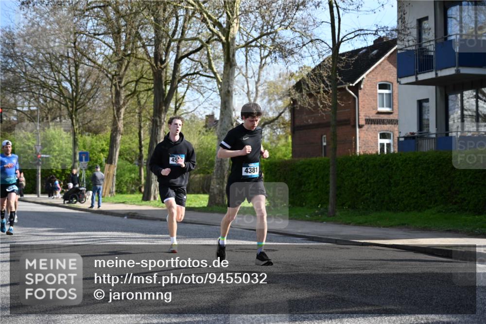 12.04.2026 - 45. Internationalen Wilhelmsburger Insellauf J. Mangold http://msf.ph/oto/9455032 12.04.2026 10:23:38 Ziel 4953, 5237, 4381, 4566, 3561, 4492, 5684, 3476, 2702, 3476, 2702, 3351, 3813 meine-sportfotos.de