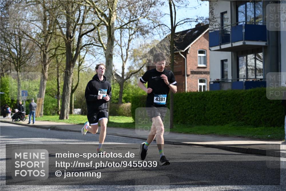 12.04.2026 - 45. Internationalen Wilhelmsburger Insellauf J. Mangold http://msf.ph/oto/9455039 12.04.2026 10:23:38 Ziel 4953, 5237, 4381, 4566, 3561, 4492, 5684, 3476, 2702, 3476, 2702, 3351, 3813 meine-sportfotos.de
