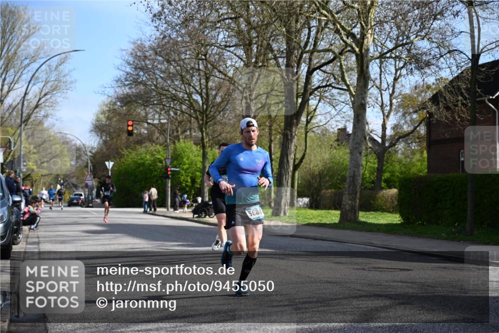 12.04.2026 - 45. Internationalen Wilhelmsburger Insellauf J. Mangold http://msf.ph/oto/9455050 12.04.2026 10:23:40 Ziel 4953, 5237, 4381, 4566, 3561, 4492, 5684, 3476, 2702, 3351, 3813, 4052 meine-sportfotos.de