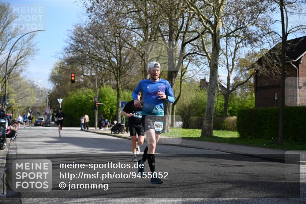 12.04.2026 - 45. Internationalen Wilhelmsburger Insellauf J. Mangold http://msf.ph/oto/9455052 12.04.2026 10:23:41 Ziel 5237, 4381, 4566, 3561, 4492, 5684, 3476, 2702, 3351, 3813, 4052 meine-sportfotos.de
