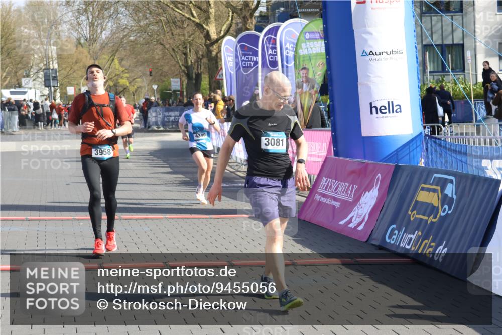 12.04.2026 - 45. Internationalen Wilhelmsburger Insellauf Strokosch-Dieckow http://msf.ph/oto/9455056 12.04.2026 10:30:45 Ziel 3081, 3958, 4340 meine-sportfotos.de