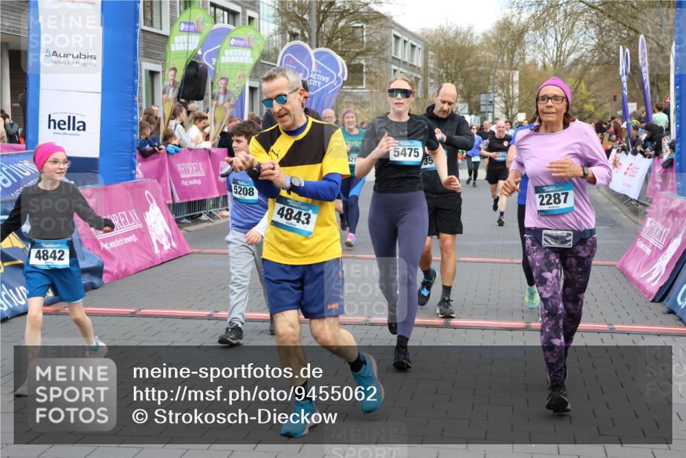 12.04.2026 - 45. Internationalen Wilhelmsburger Insellauf Strokosch-Dieckow http://msf.ph/oto/9455062 12.04.2026 13:04:03 Ziel 5208, 4842, 2287, 4843, 4526, 5475, 2007, 3523, 4217, 5433, 5430, 5105, 2580, 2412 meine-sportfotos.de