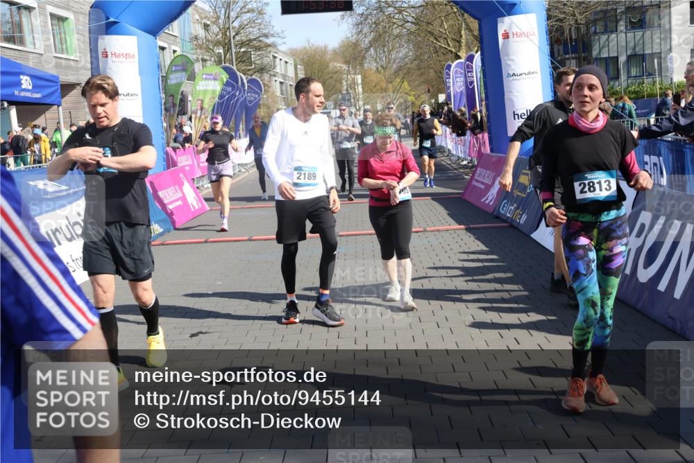 12.04.2026 - 45. Internationalen Wilhelmsburger Insellauf Strokosch-Dieckow http://msf.ph/oto/9455144 12.04.2026 10:43:37 Ziel 2189, 5697, 2813, 4931, 3565, 5337, 2102, 2656, 2104 meine-sportfotos.de