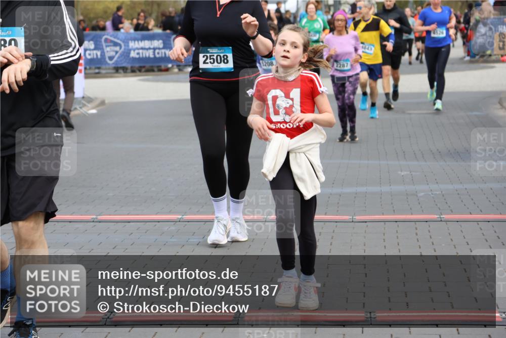 12.04.2026 - 45. Internationalen Wilhelmsburger Insellauf Strokosch-Dieckow http://msf.ph/oto/9455187 12.04.2026 13:03:56 Ziel 2642, 4780, 5063, 2508, 5200, 5208, 4842, 2287 meine-sportfotos.de