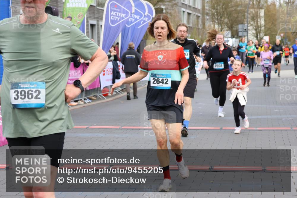 12.04.2026 - 45. Internationalen Wilhelmsburger Insellauf Strokosch-Dieckow http://msf.ph/oto/9455205 12.04.2026 13:03:54 Ziel 2642, 4780, 5063, 2508, 5200 meine-sportfotos.de