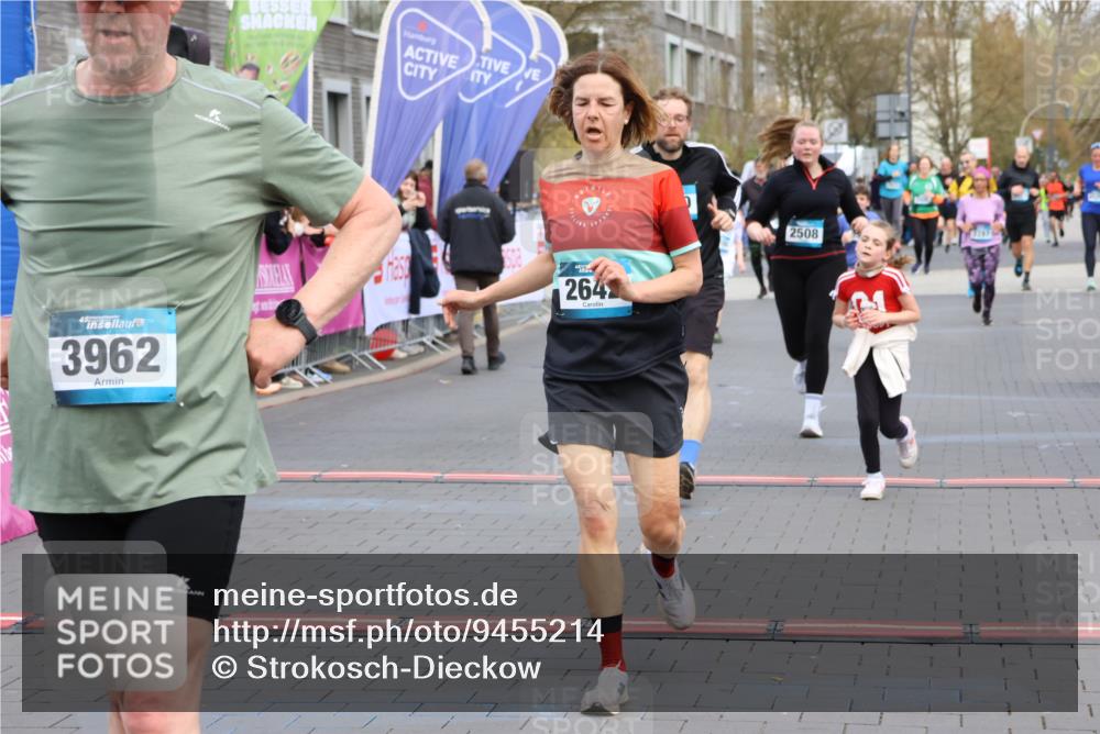 12.04.2026 - 45. Internationalen Wilhelmsburger Insellauf Strokosch-Dieckow http://msf.ph/oto/9455214 12.04.2026 13:03:54 Ziel 2642, 4780, 5063, 2508, 5200 meine-sportfotos.de