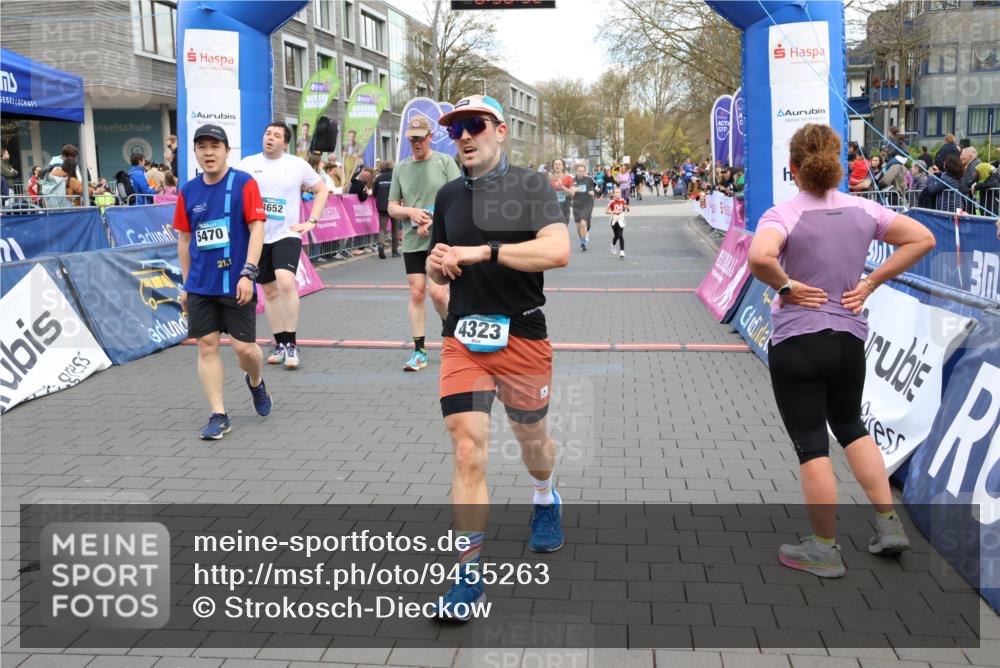 12.04.2026 - 45. Internationalen Wilhelmsburger Insellauf Strokosch-Dieckow http://msf.ph/oto/9455263 12.04.2026 13:03:51 Ziel 5470, 4743, 4323, 3962, 3652, 2642, 4780, 5063 meine-sportfotos.de