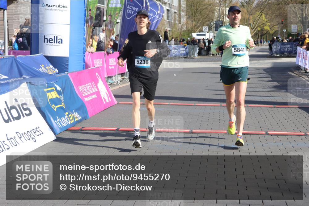 12.04.2026 - 45. Internationalen Wilhelmsburger Insellauf Strokosch-Dieckow http://msf.ph/oto/9455270 12.04.2026 10:30:55 Ziel 5841, 5236, 4713 meine-sportfotos.de