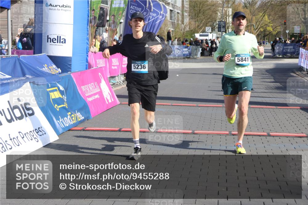 12.04.2026 - 45. Internationalen Wilhelmsburger Insellauf Strokosch-Dieckow http://msf.ph/oto/9455288 12.04.2026 10:30:55 Ziel 5841, 5236, 4713 meine-sportfotos.de