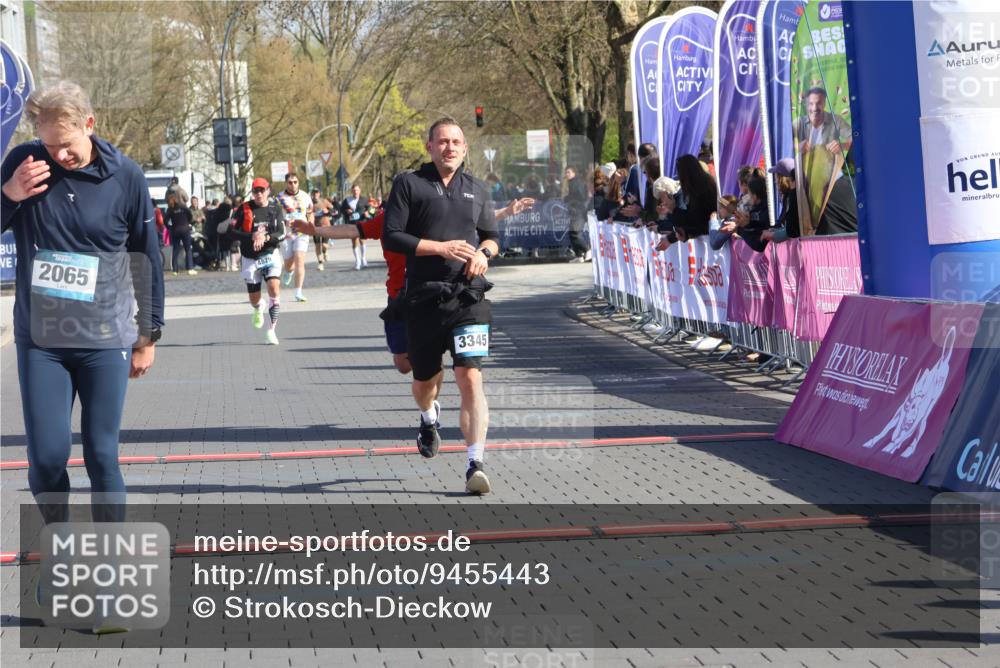 12.04.2026 - 45. Internationalen Wilhelmsburger Insellauf Strokosch-Dieckow http://msf.ph/oto/9455443 12.04.2026 10:44:17 Ziel 2065, 3345, 2073 meine-sportfotos.de