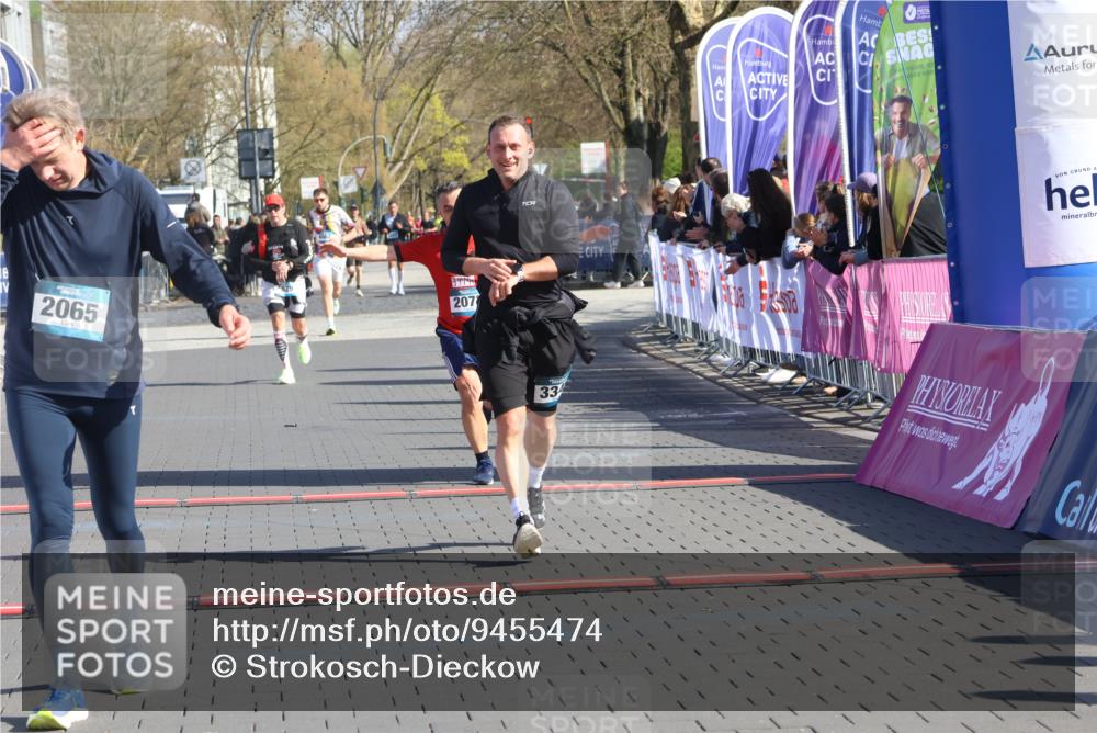 12.04.2026 - 45. Internationalen Wilhelmsburger Insellauf Strokosch-Dieckow http://msf.ph/oto/9455474 12.04.2026 10:44:17 Ziel 2065, 3345, 2073 meine-sportfotos.de