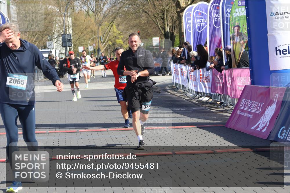 12.04.2026 - 45. Internationalen Wilhelmsburger Insellauf Strokosch-Dieckow http://msf.ph/oto/9455481 12.04.2026 10:44:17 Ziel 2065, 3345, 2073 meine-sportfotos.de