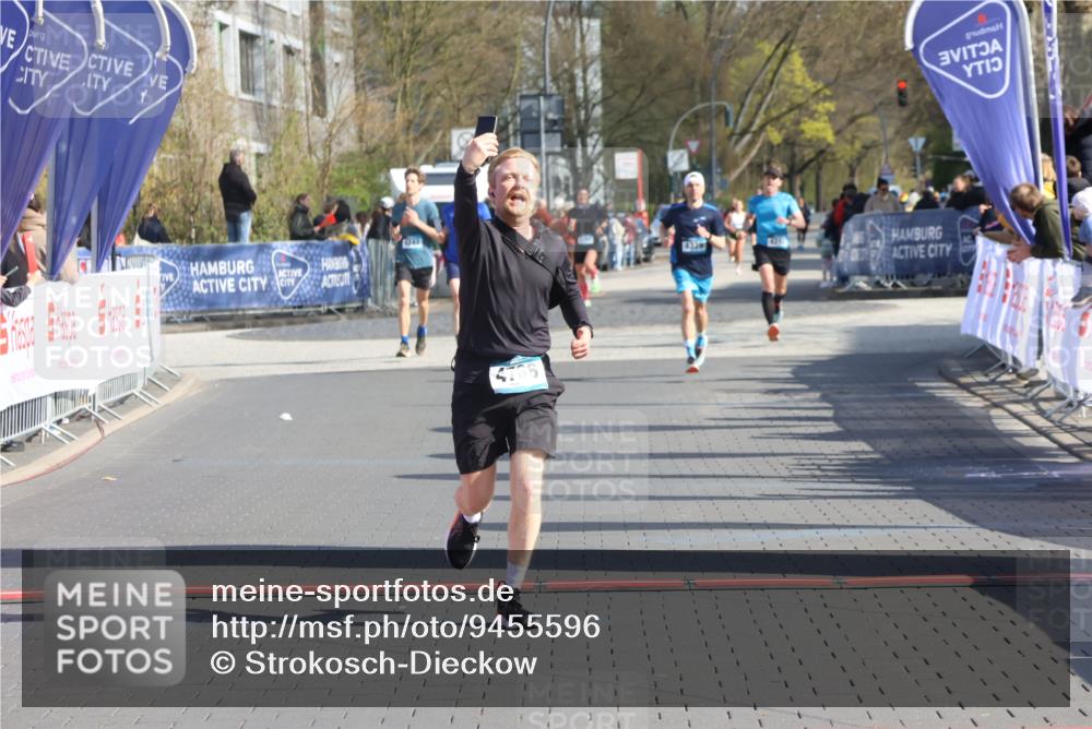 12.04.2026 - 45. Internationalen Wilhelmsburger Insellauf Strokosch-Dieckow http://msf.ph/oto/9455596 12.04.2026 10:31:31 Ziel 5661, 4766 meine-sportfotos.de