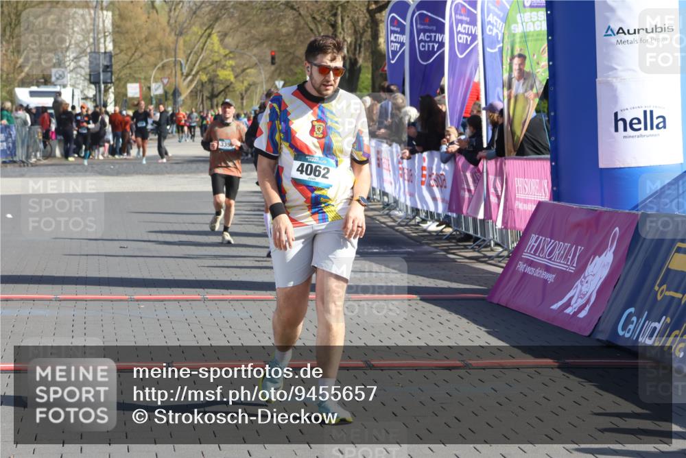 12.04.2026 - 45. Internationalen Wilhelmsburger Insellauf Strokosch-Dieckow http://msf.ph/oto/9455657 12.04.2026 10:44:28 Ziel 4062, 5824, 3356 meine-sportfotos.de