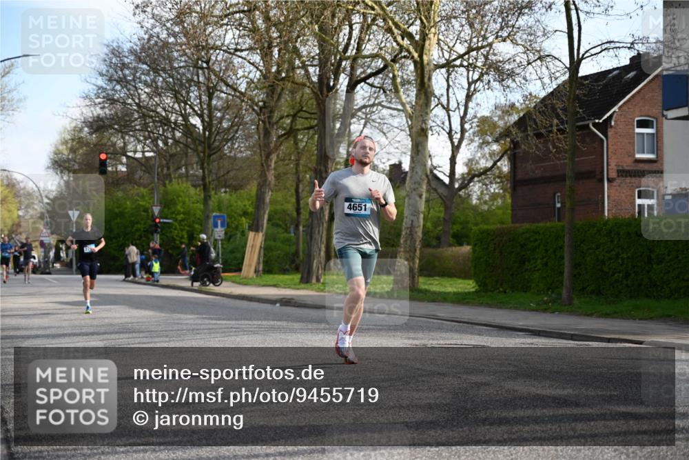 12.04.2026 - 45. Internationalen Wilhelmsburger Insellauf J. Mangold http://msf.ph/oto/9455719 12.04.2026 10:27:59 Ziel 4651, 3562, 2265, 5473, 4163, 4214, 2022, 4068, 4294, 2851, 5452, 4995, 5833, 3904, 4994, 4831, 3141, 4883, 2979, 3585 meine-sportfotos.de