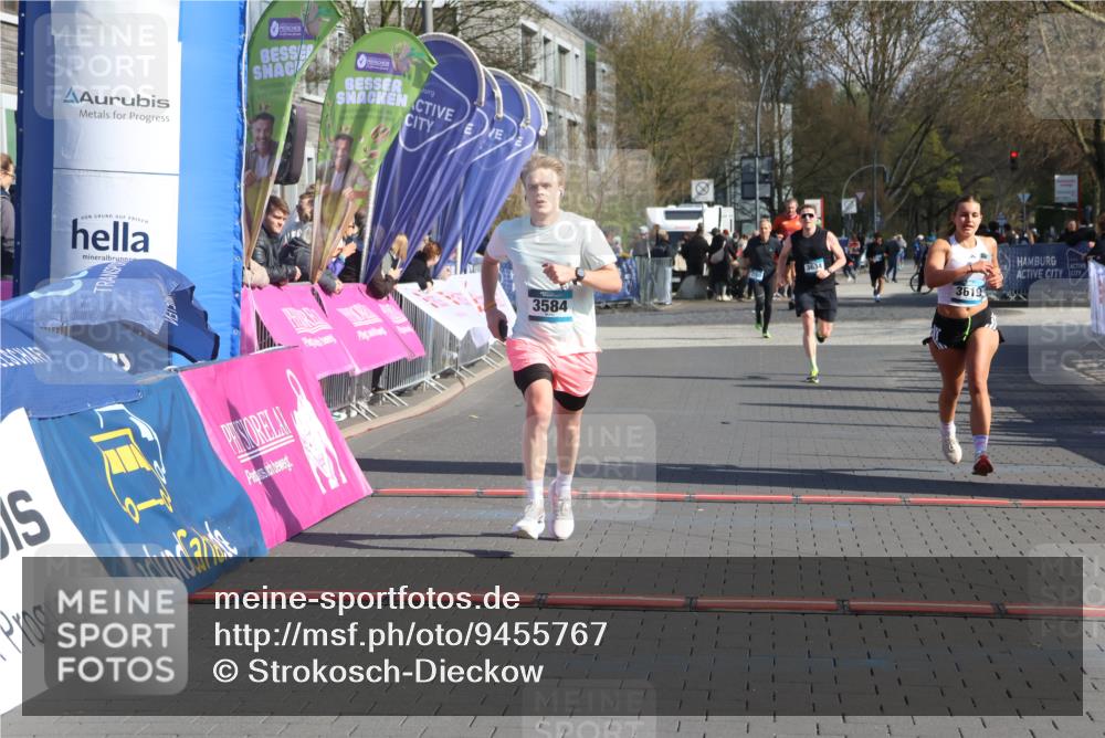 12.04.2026 - 45. Internationalen Wilhelmsburger Insellauf Strokosch-Dieckow http://msf.ph/oto/9455767 12.04.2026 10:31:50 Ziel 3584, 3619 meine-sportfotos.de