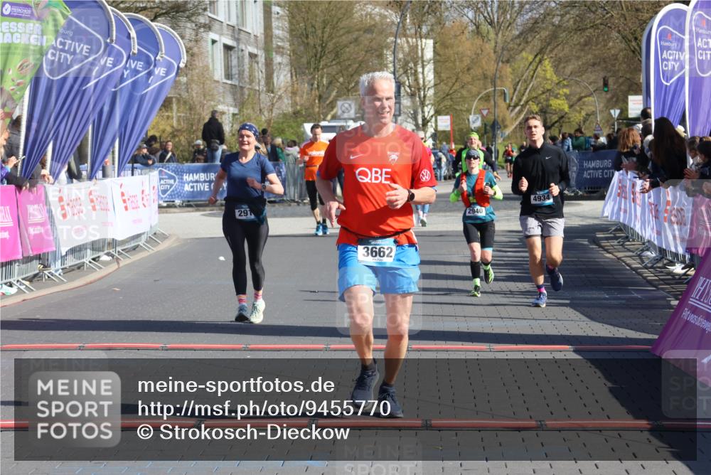 12.04.2026 - 45. Internationalen Wilhelmsburger Insellauf Strokosch-Dieckow http://msf.ph/oto/9455770 12.04.2026 10:44:51 Ziel 3662, 2911, 4934, 2940 meine-sportfotos.de