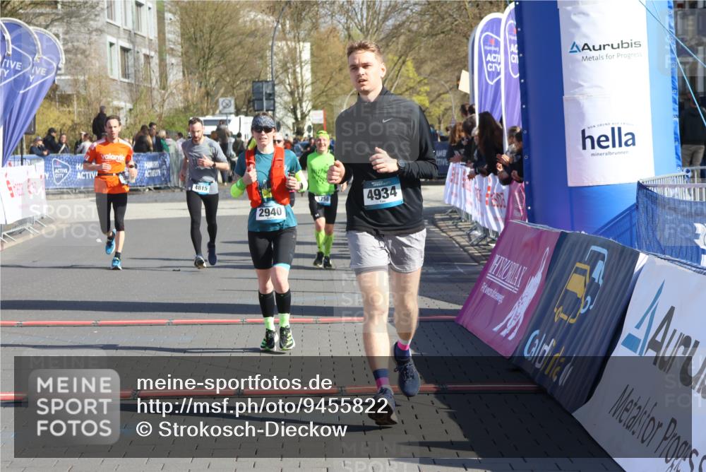 12.04.2026 - 45. Internationalen Wilhelmsburger Insellauf Strokosch-Dieckow http://msf.ph/oto/9455822 12.04.2026 10:44:54 Ziel 3662, 2911, 4934, 2940, 4815, 4758, 5009 meine-sportfotos.de