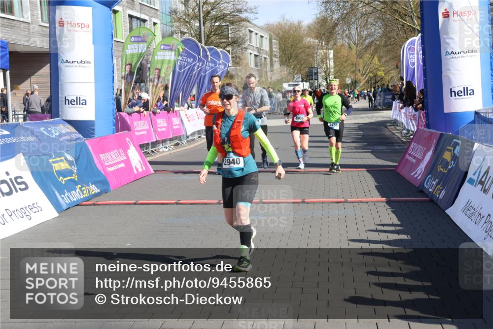 12.04.2026 - 45. Internationalen Wilhelmsburger Insellauf Strokosch-Dieckow http://msf.ph/oto/9455865 12.04.2026 10:44:57 Ziel 2911, 4934, 2940, 4815, 4758, 5009, 4906 meine-sportfotos.de