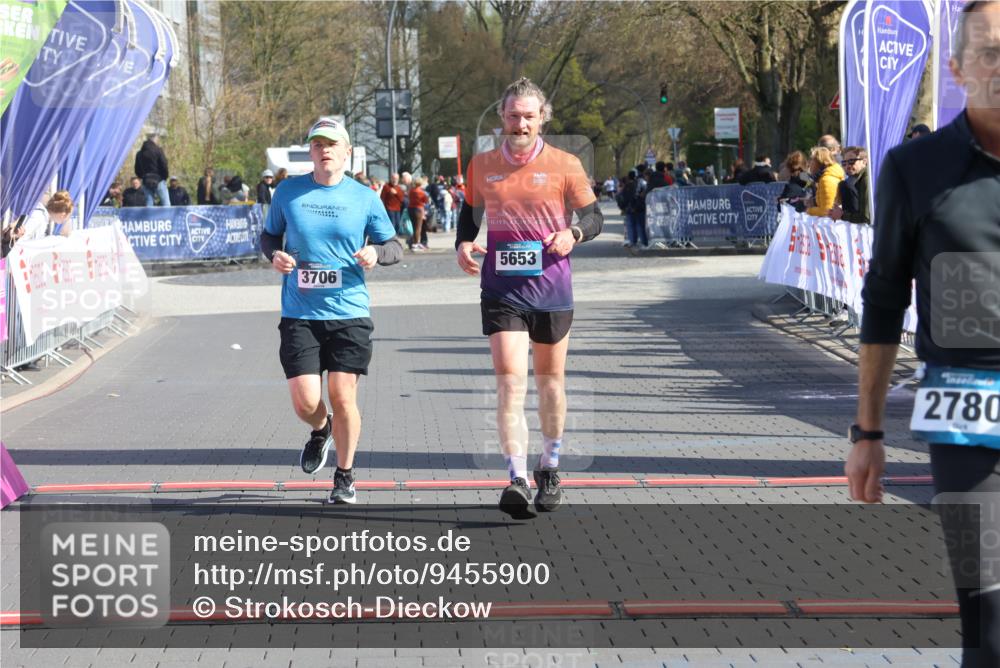 12.04.2026 - 45. Internationalen Wilhelmsburger Insellauf Strokosch-Dieckow http://msf.ph/oto/9455900 12.04.2026 10:32:00 Ziel 2780, 5653, 3706 meine-sportfotos.de